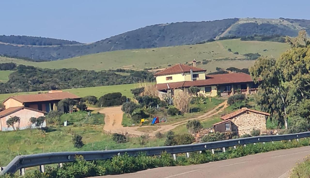 Sant' Antonio di SantadiTurismo Rurale Pertunghe别墅 外观 照片